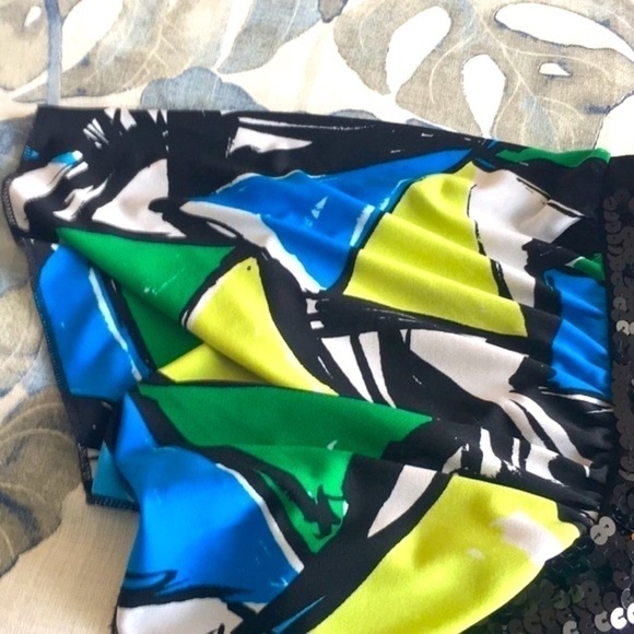 Sandra & Andre dressy shirt. Very cute on. Gorgeous colors. Size M - Picture 9 of 9